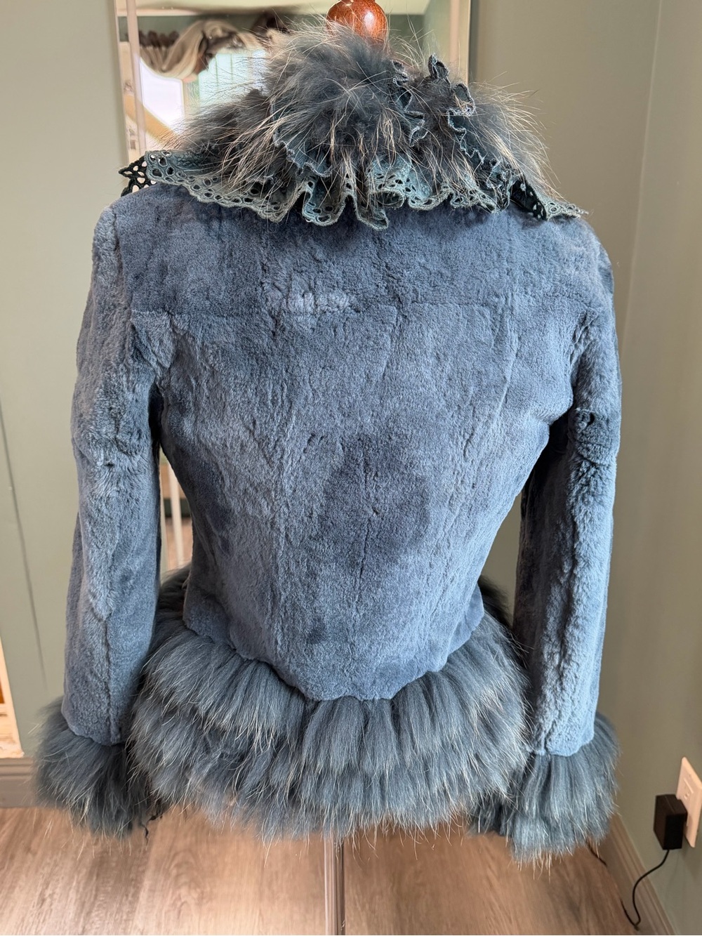 Vintage DORATTI Blue Raccoon Fur Lace Ruffle Fitted Jacket XXS XS - Picture 3 of 11